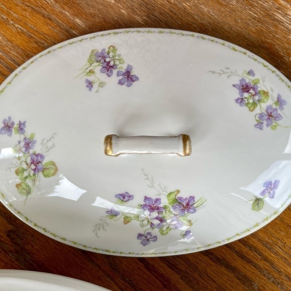 VINTAGE, B&T LIMOGES FRANCE, OVAL SERVING BOWL WITH LID. - Picture 9 of 16